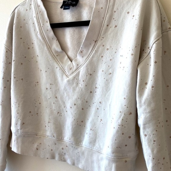 David Lerner Mia Speckled V-Neck Cropped Pullover - Picture 10 of 12